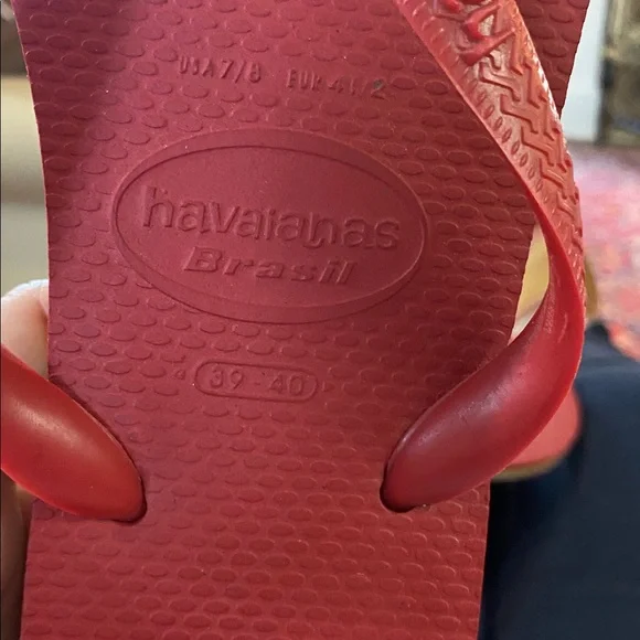 Havaianas Red Flip Flops with Brazilian Flag Detail - Picture 4 of 4